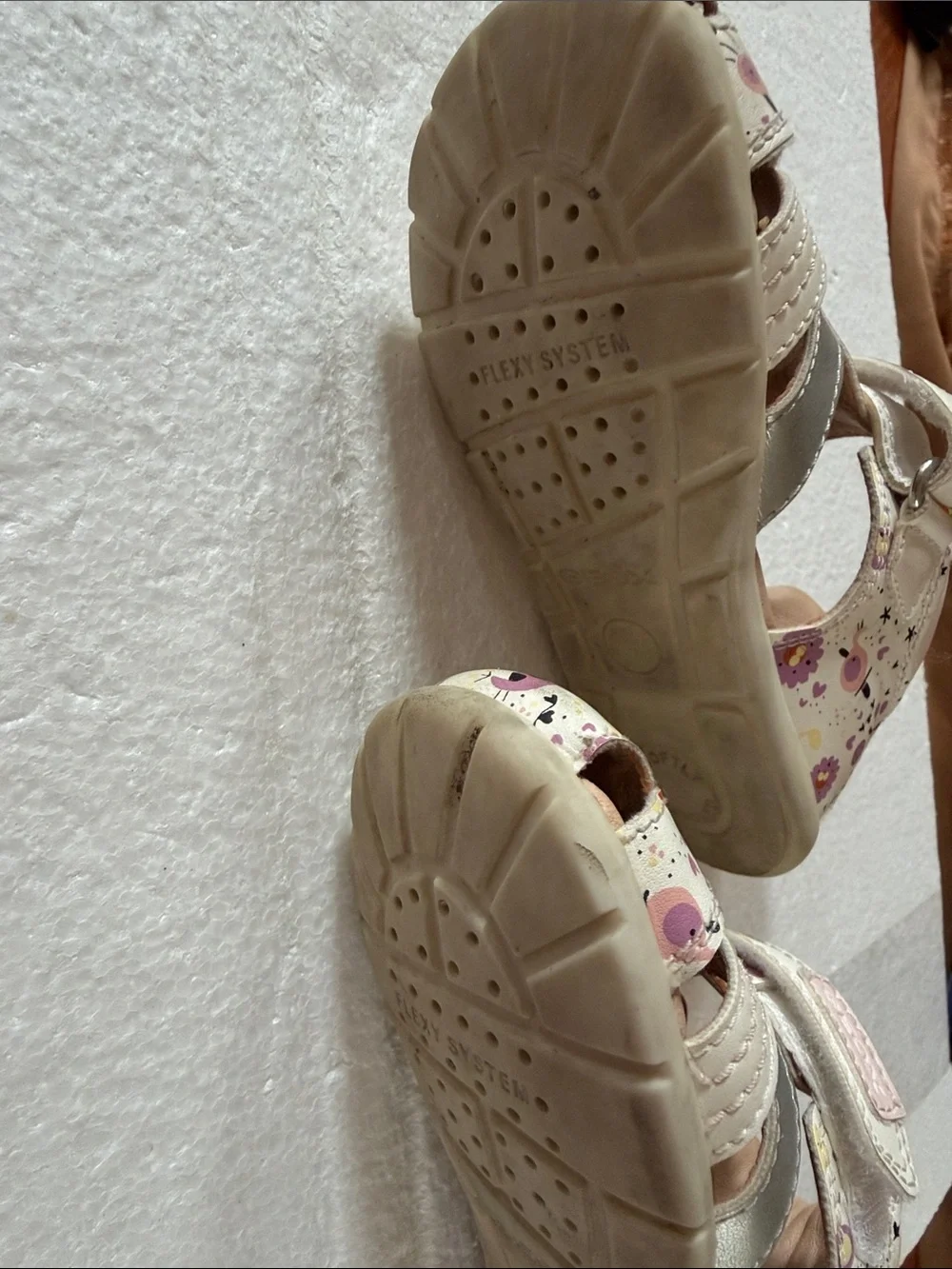 Geox Kids White Floral & Pink Accent Leather Sandals 25 /9